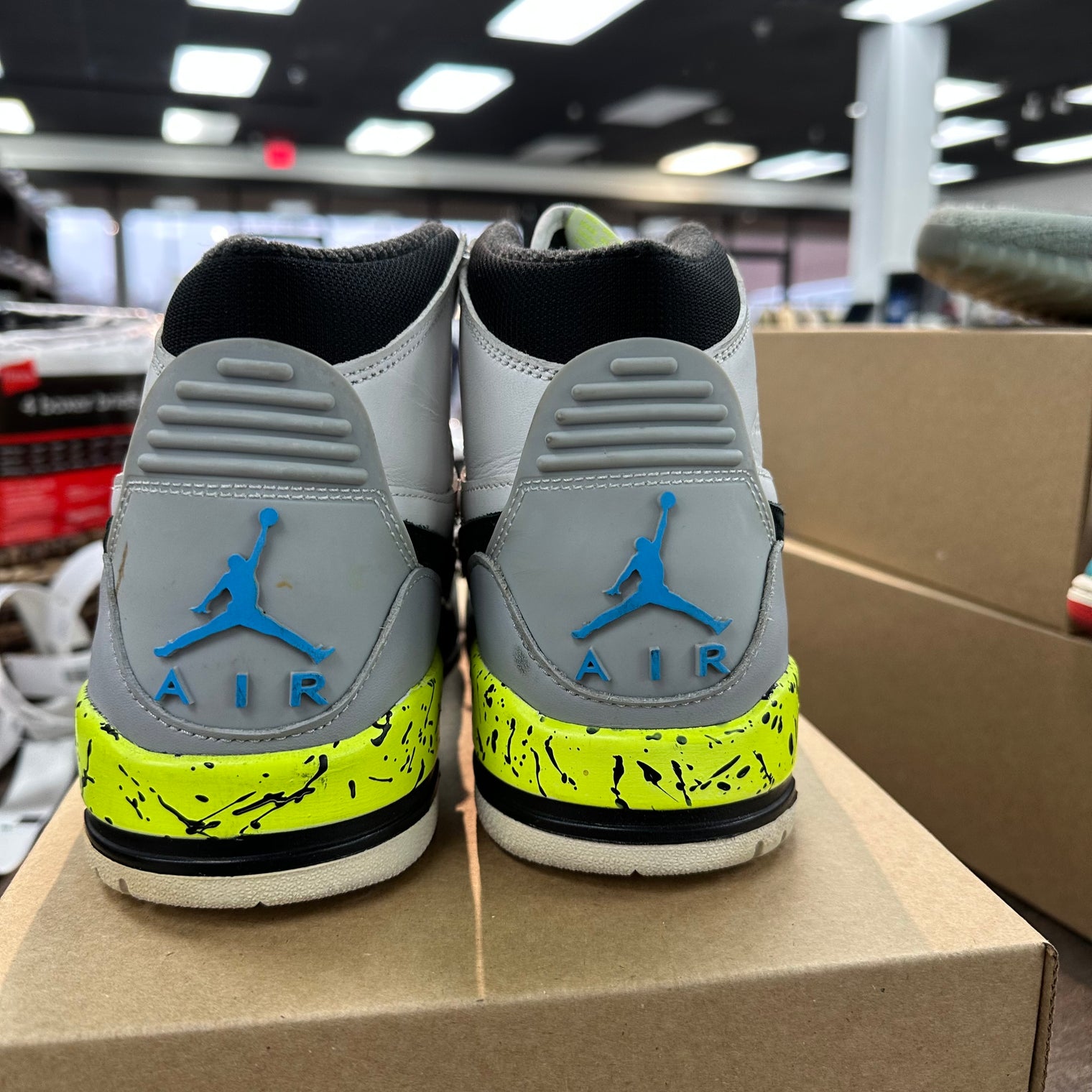 Jordan Legacy 312 Command Force Volt (US 9) (USED, No Box)