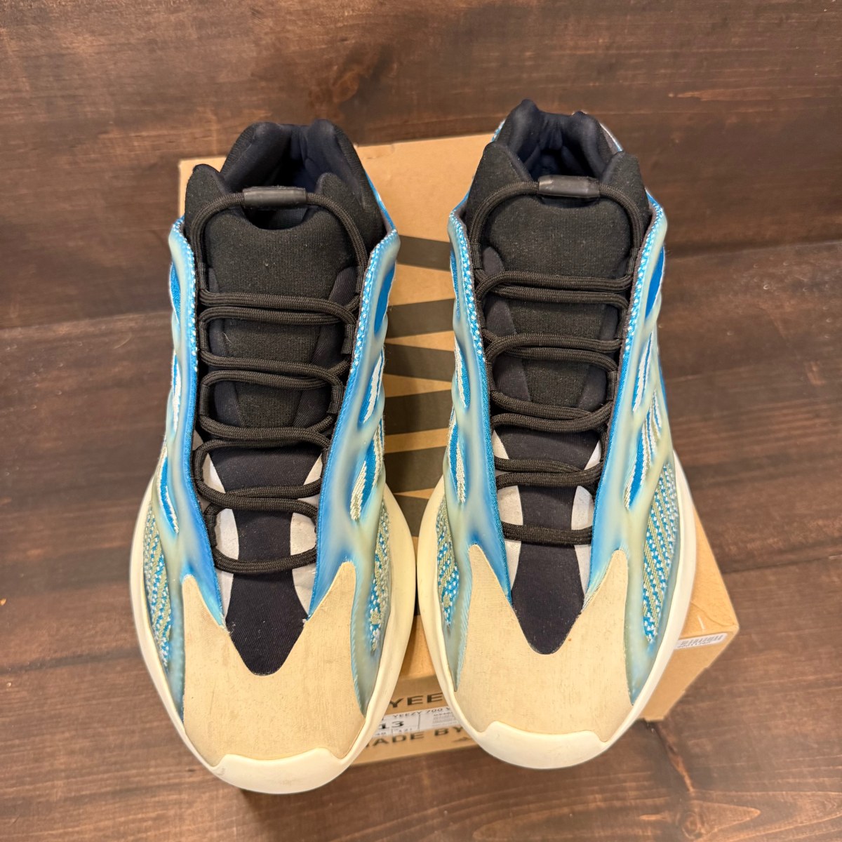 adidas Yeezy 700 V3 Arzareth - Image 2