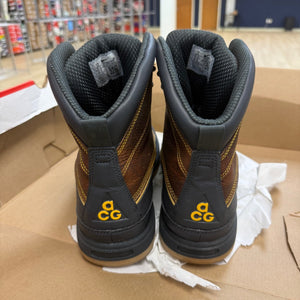 Nike ACG Woodside II Dark Gold Leaf - Image 5