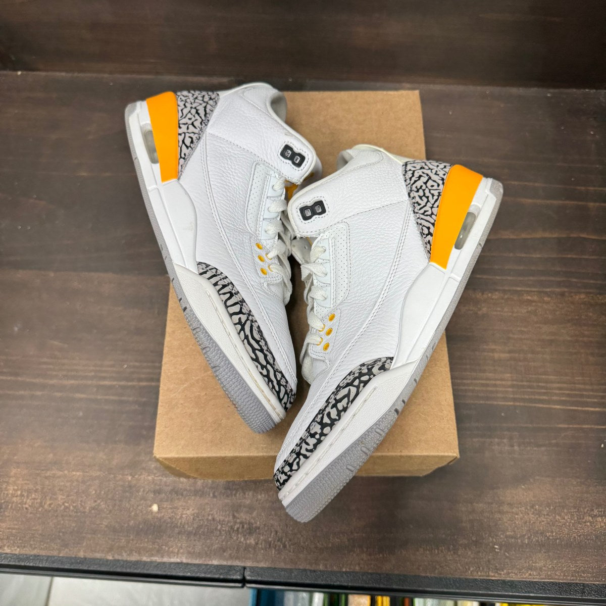 Jordan 3 Retro Laser Orange (Women's) Size 11W (Pre-Owned) - Image 2