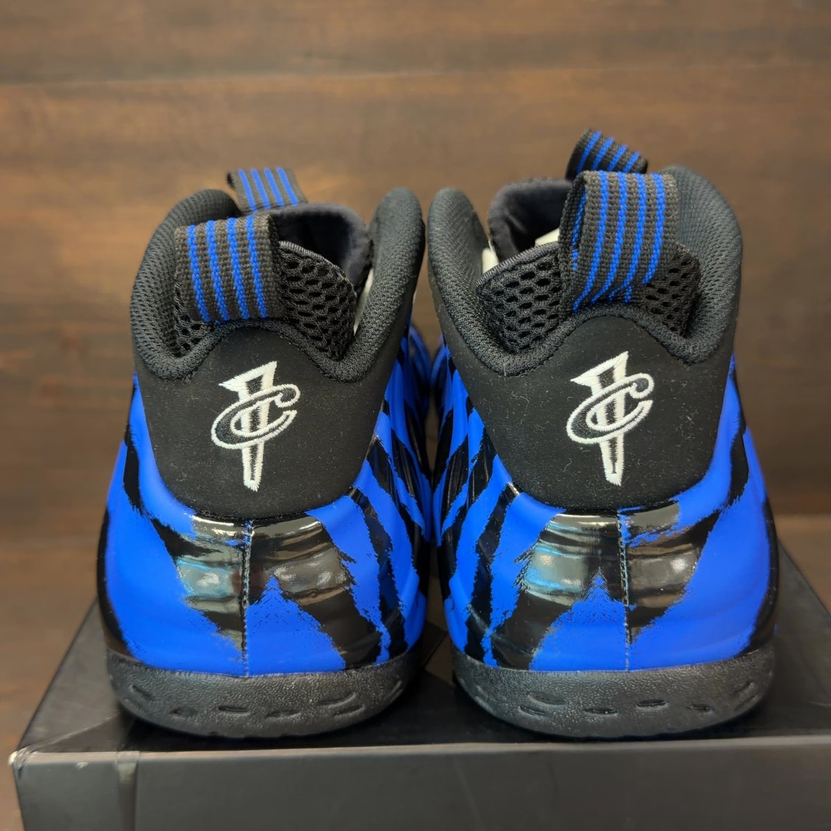 Nike Air Foamposite One Memphis Tigers Size 9.5 (Pre-Owned) - aux