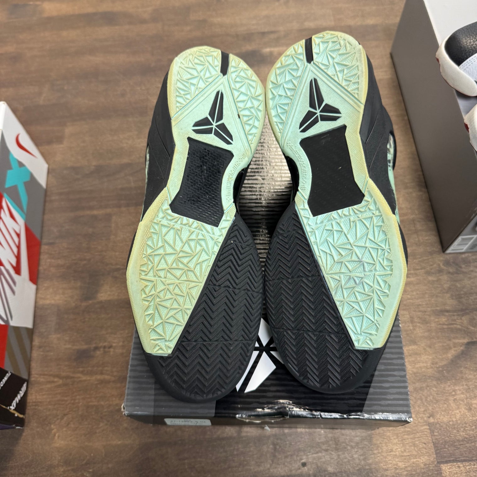 Poison Dart Frog (Mint) Nike Kobe 7 (USED)