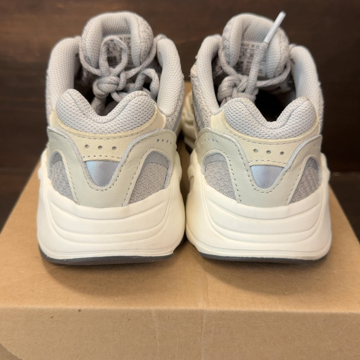 adidas Yeezy Boost 700 V2 Cream Size 4 (Pre-Owned) - Image 5