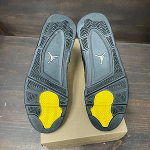 Jordan 4 Retro Thunder (2023) Size 10 (Pre-Owned) - tag