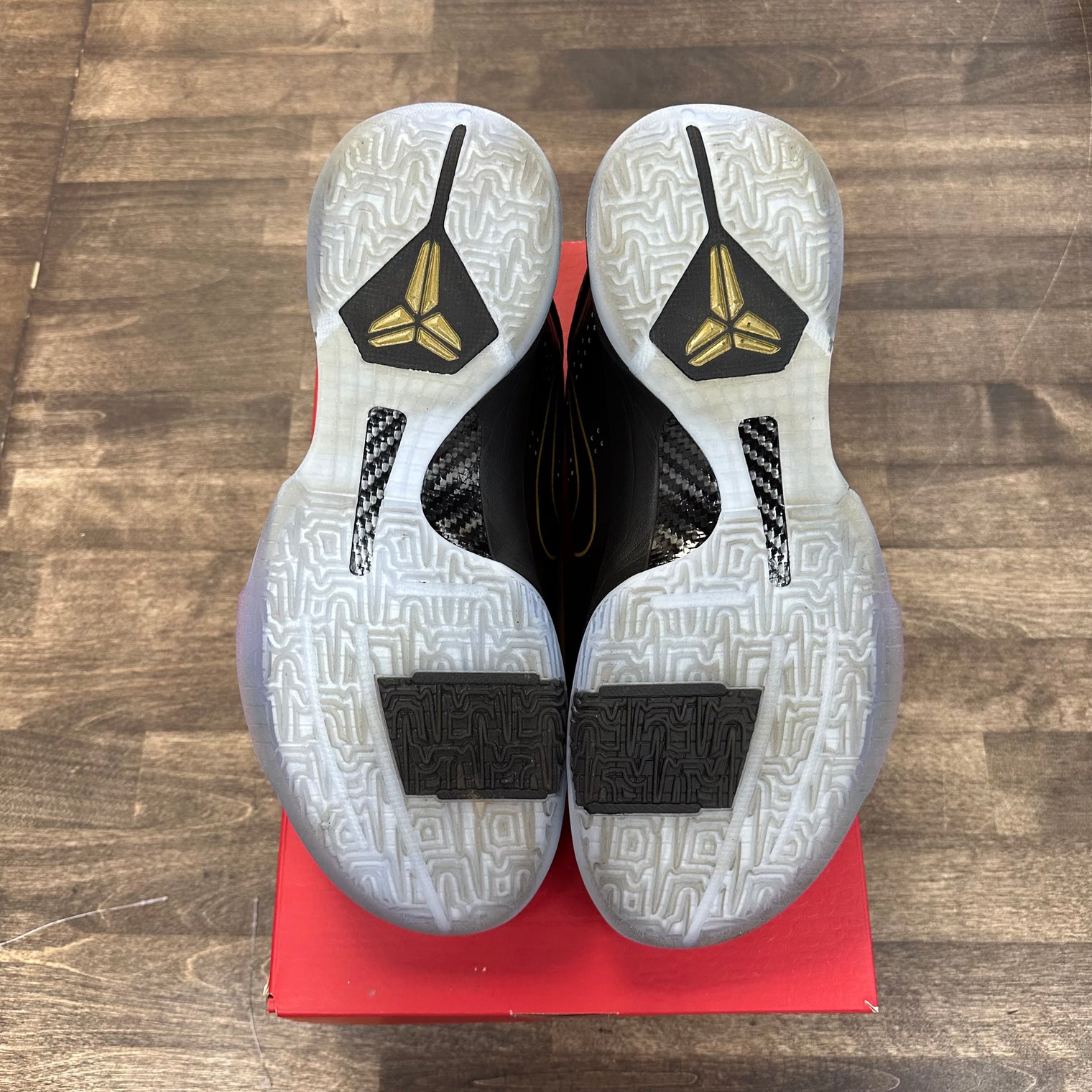 Year of the Mamba Eggplant Kobe 5 Protro (USED)