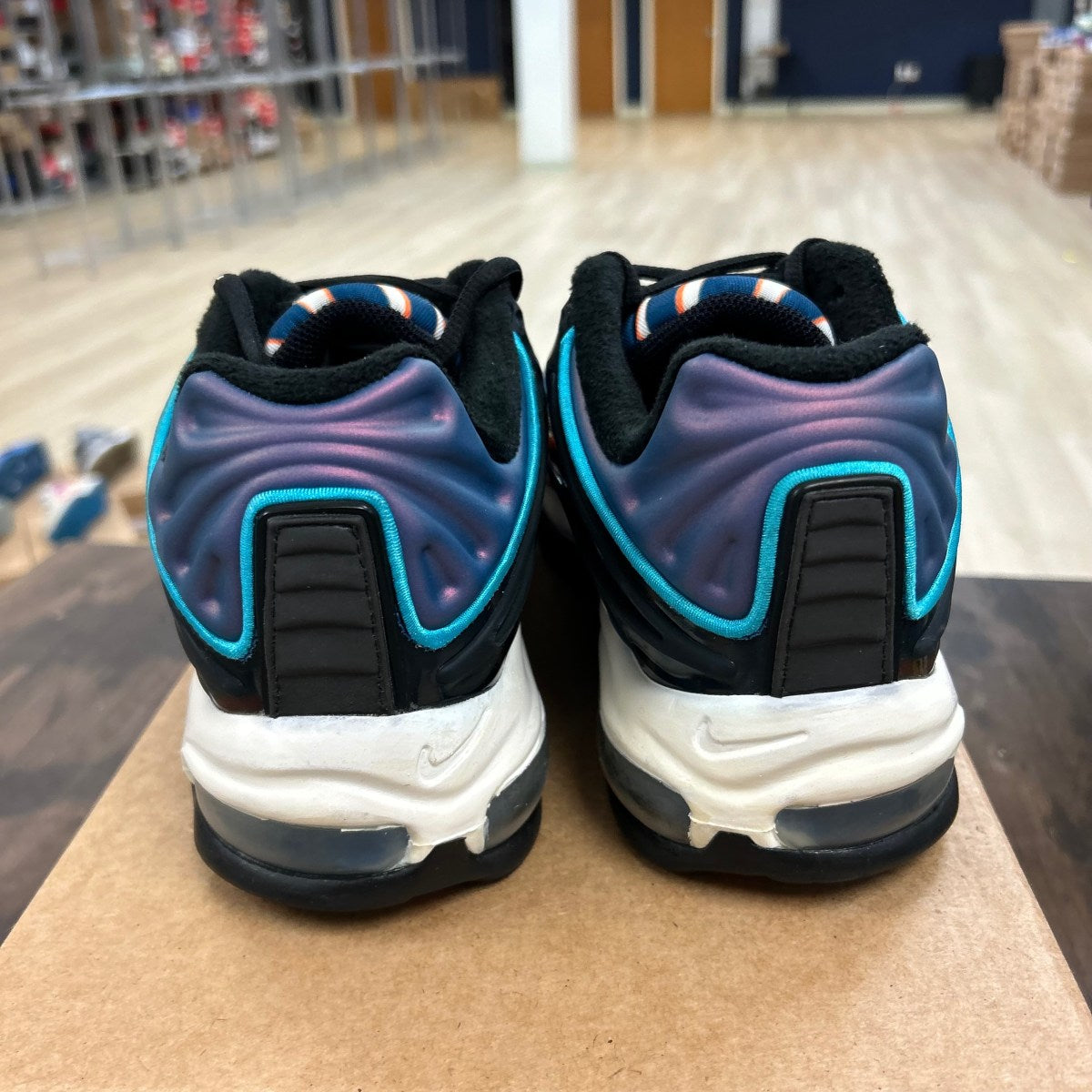 Nike Air Max Deluxe Blue Force Size 11.5 (Pre-Owned) - Image 4