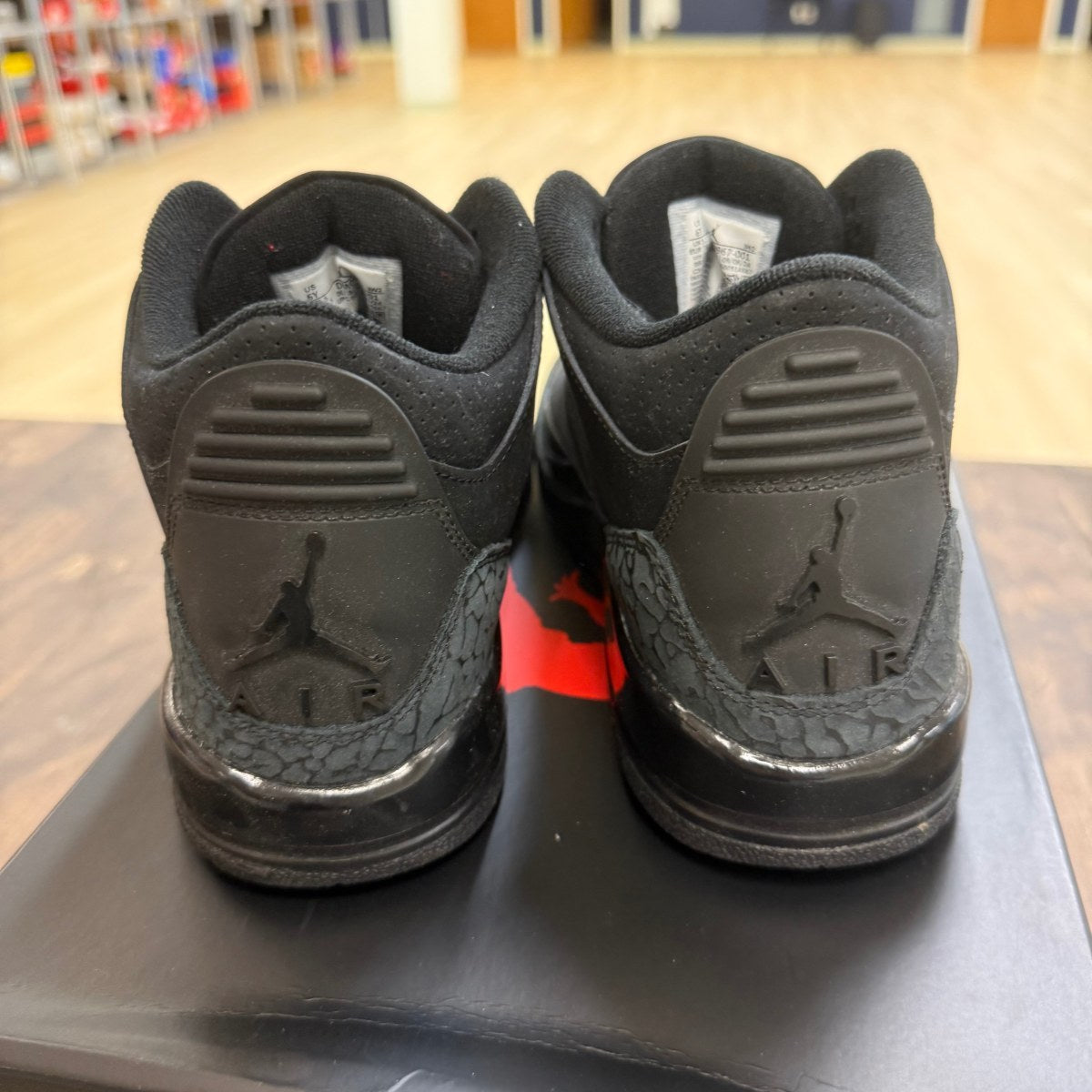 Jordan 3 Retro Black Cat (2025) (GS) Size 6Y (Pre-Owned) - Image 4
