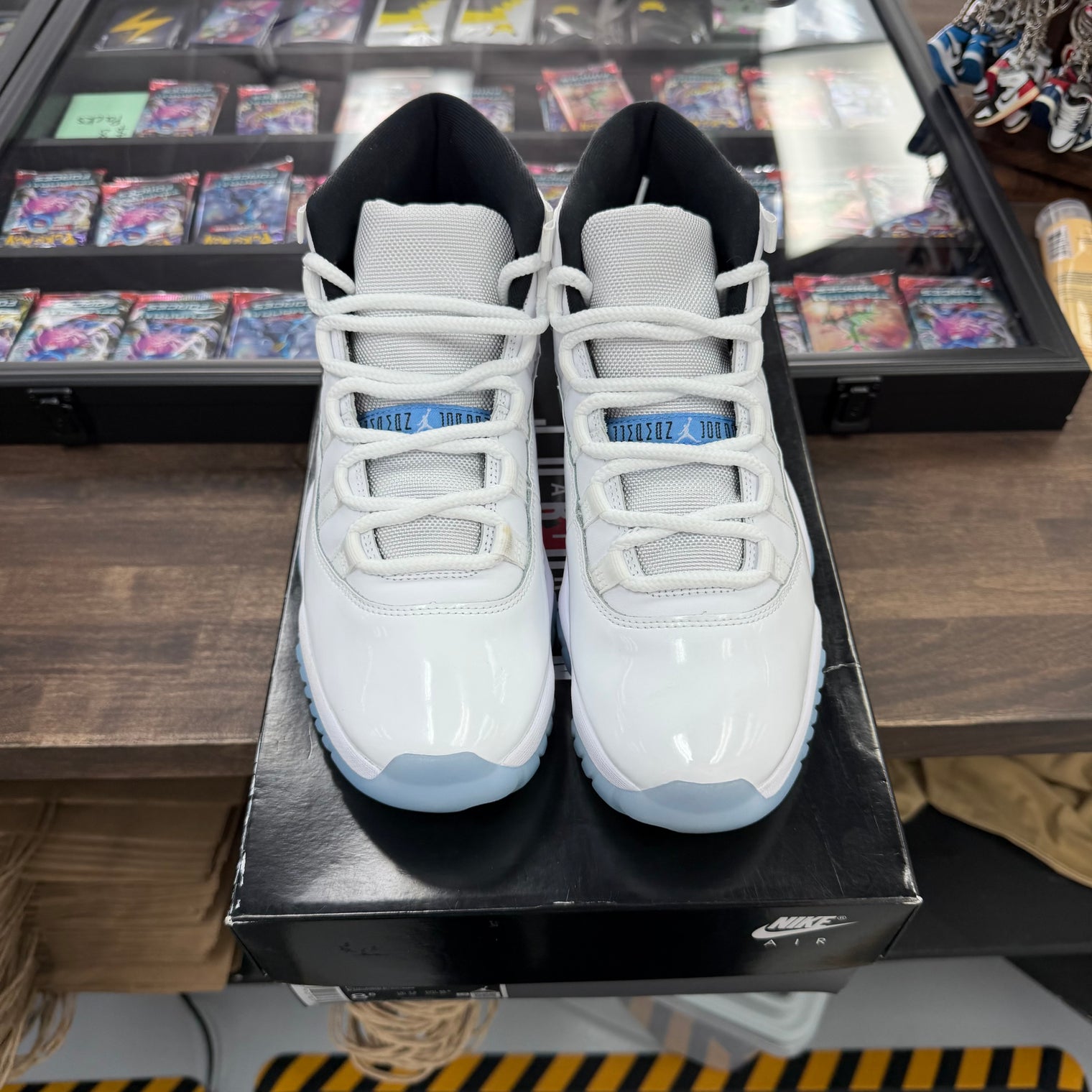 Legend Blue Jordan 11 Retro (USED)