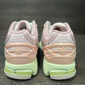 New Balance 1906R Lunar New Year Pink Size 8.5 - side