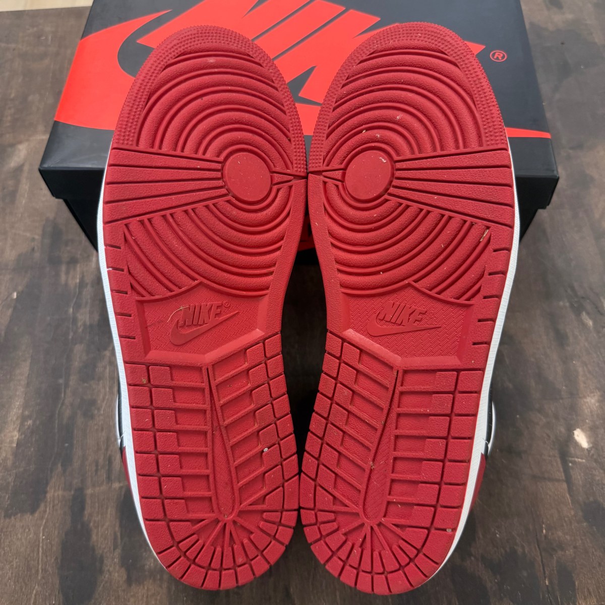 Jordan 1 Retro Low OG Chicago (2025) - Image 5