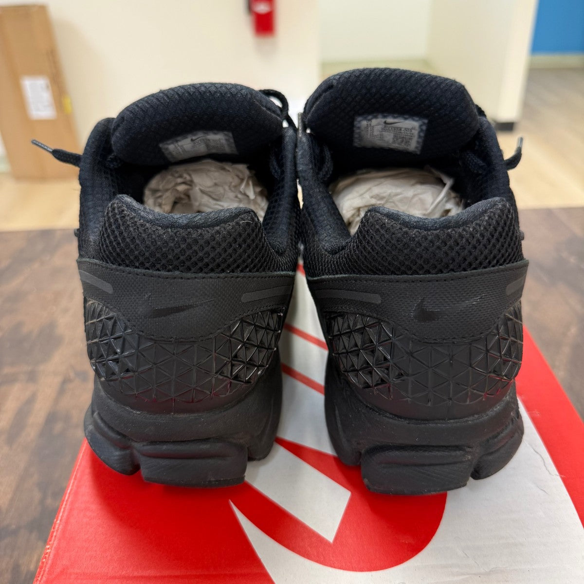 Nike Zoom Vomero 5 Triple Black - Image 4