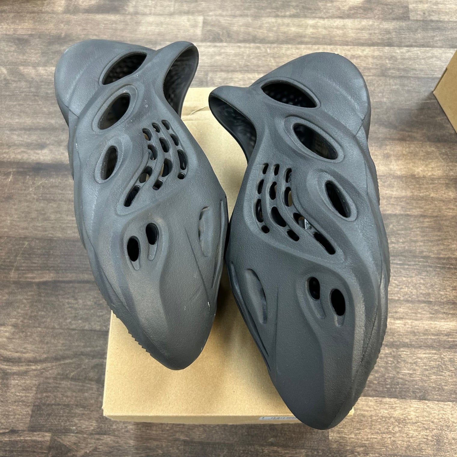 Yeezy Foam RNNR Onyx (USED)