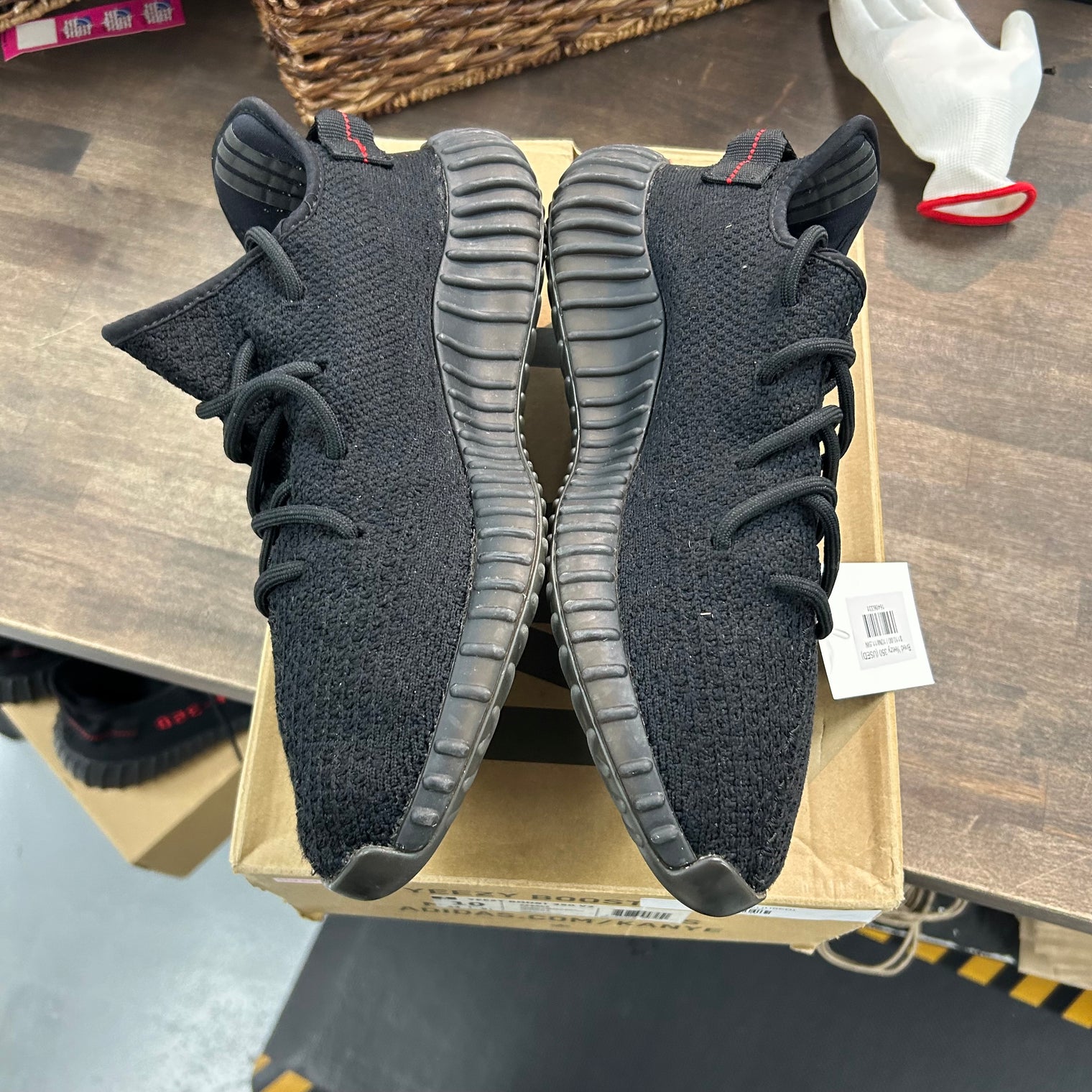 Bred Yeezy 350 (USED)
