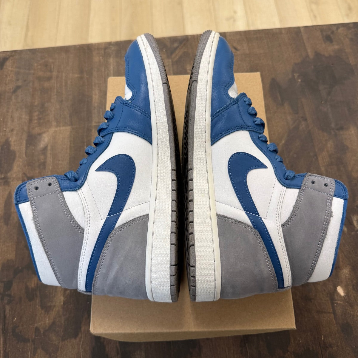 Jordan 1 Retro High OG True Blue Size 11.5 (Pre-Owned) - Image 5