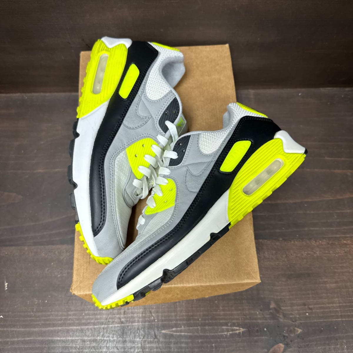 Nike Air Max 90 OG Volt (2020) Size 10.5 (Pre-Owned) - tag