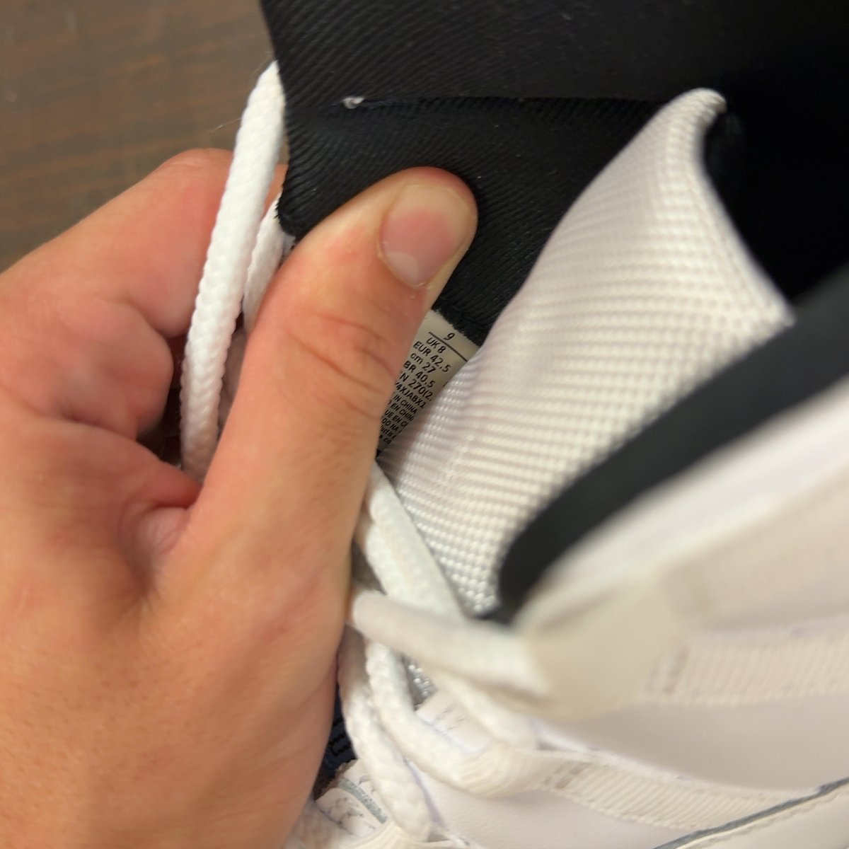 Jordan 11 Retro Legend Blue (2024) Size 9 (Pre-Owned) - aux