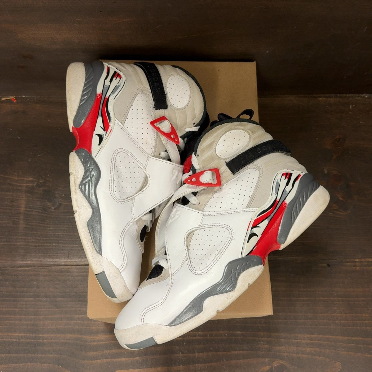 Jordan 8 Retro White True Red (2025) Size 10 (Pre-Owned) - back