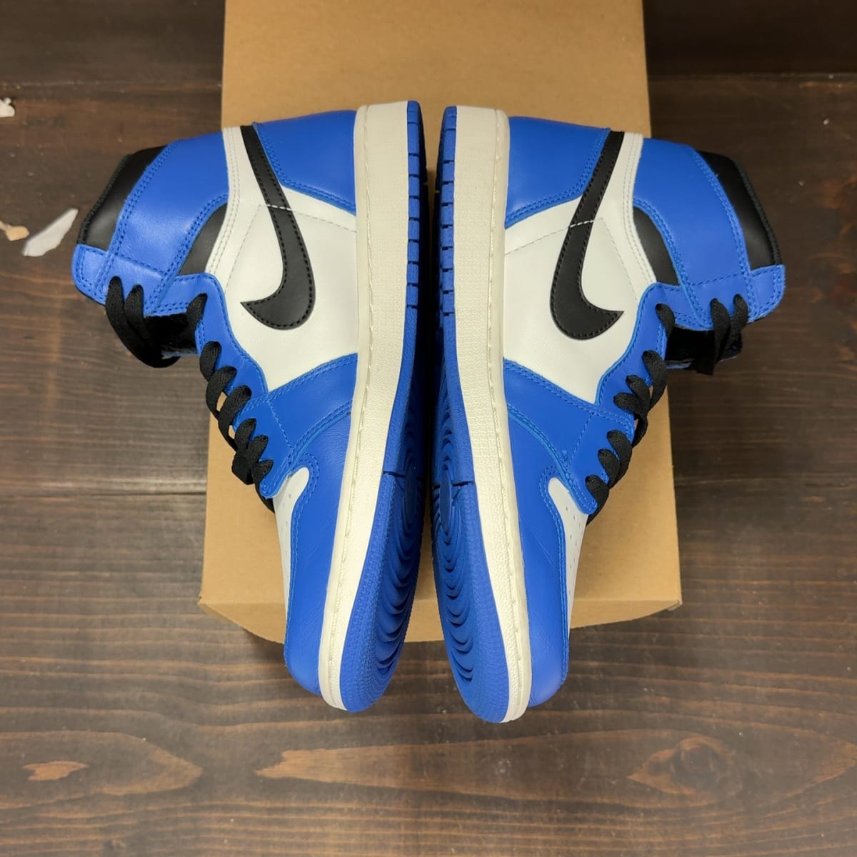 Jordan 1 Retro High Game Royal Size 8.5 (Pre-Owned) - aux