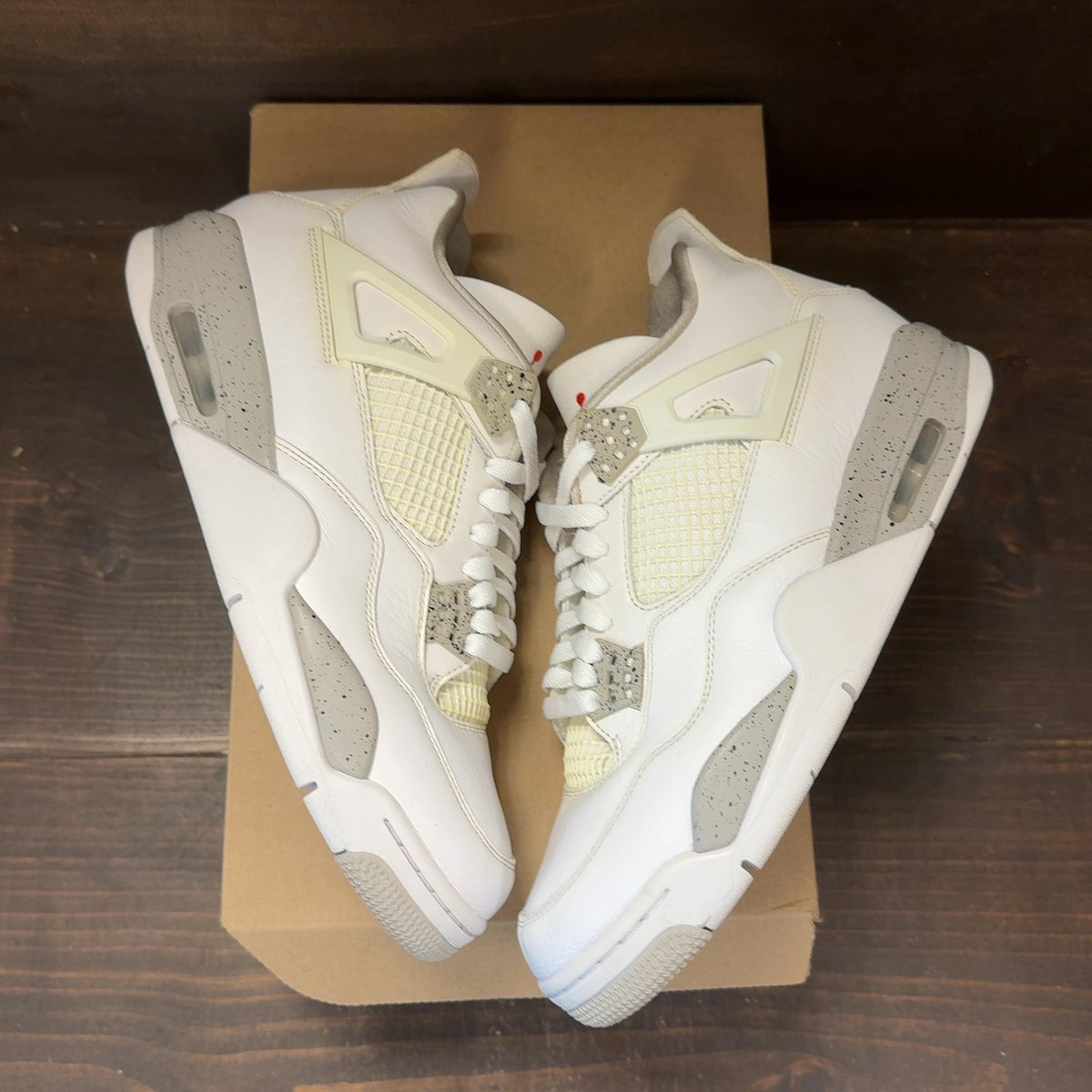 Jordan 4 Retro White Oreo (2021) Size 9.5 (Pre-Owned) - back