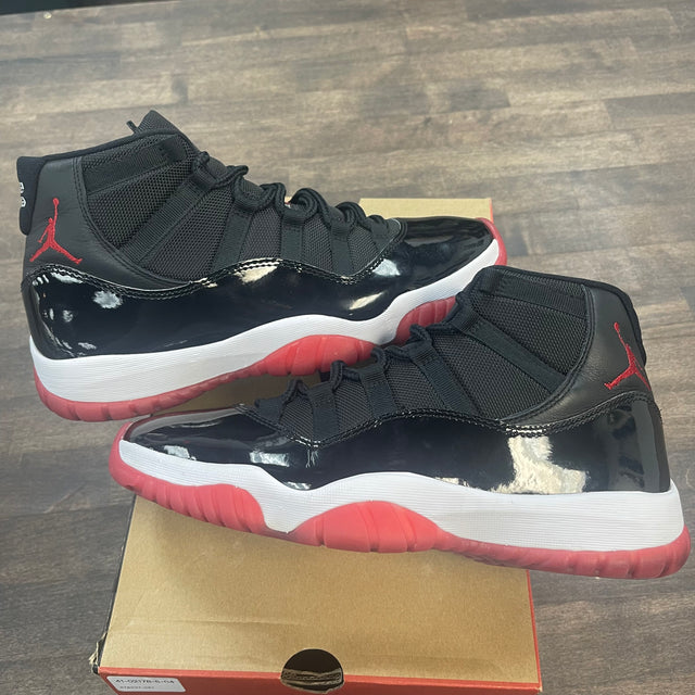 Bred Jordan 11 (2019) (USED)