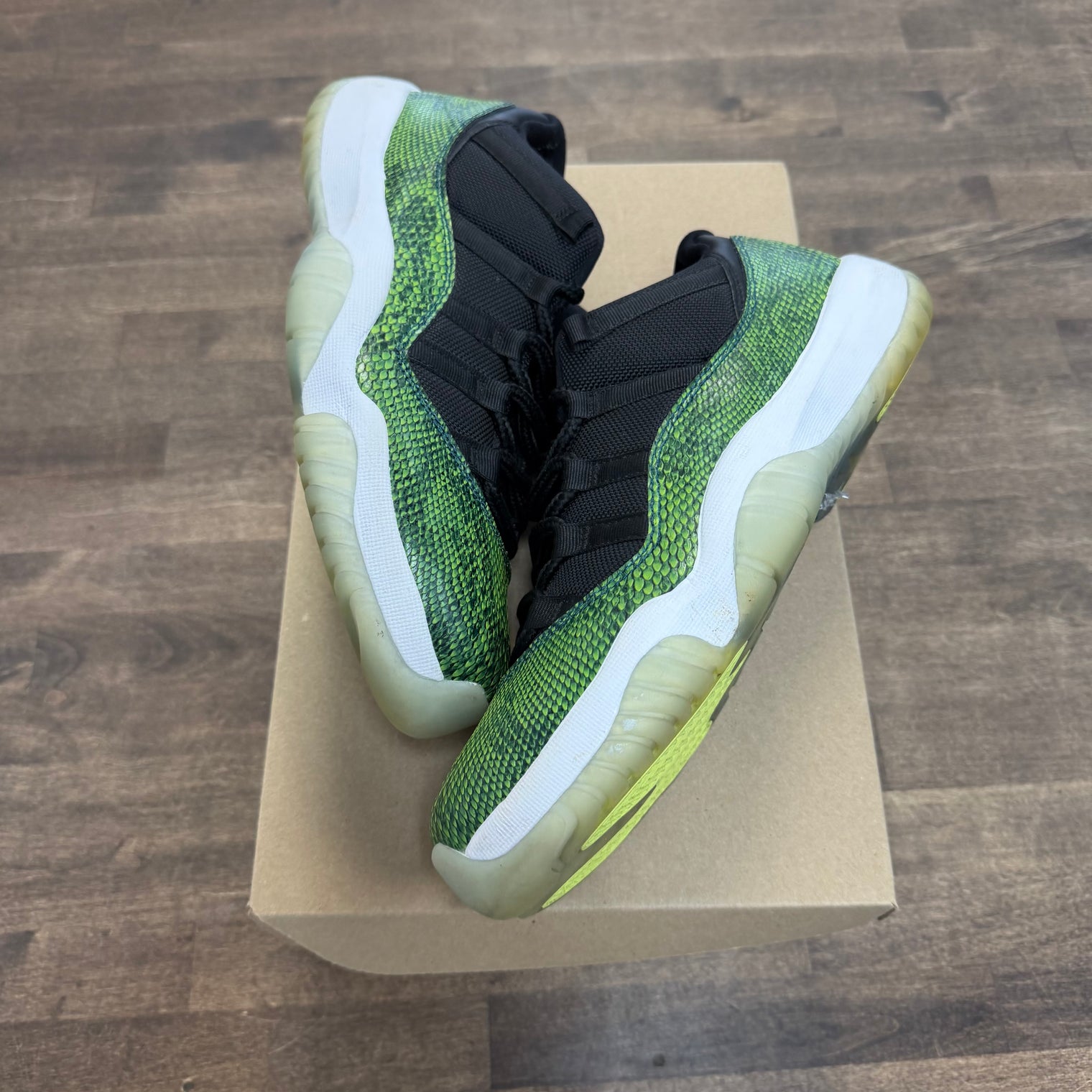 Jordan 11 Retro Low Green Snakeskin (US 8) (USED, No Box)