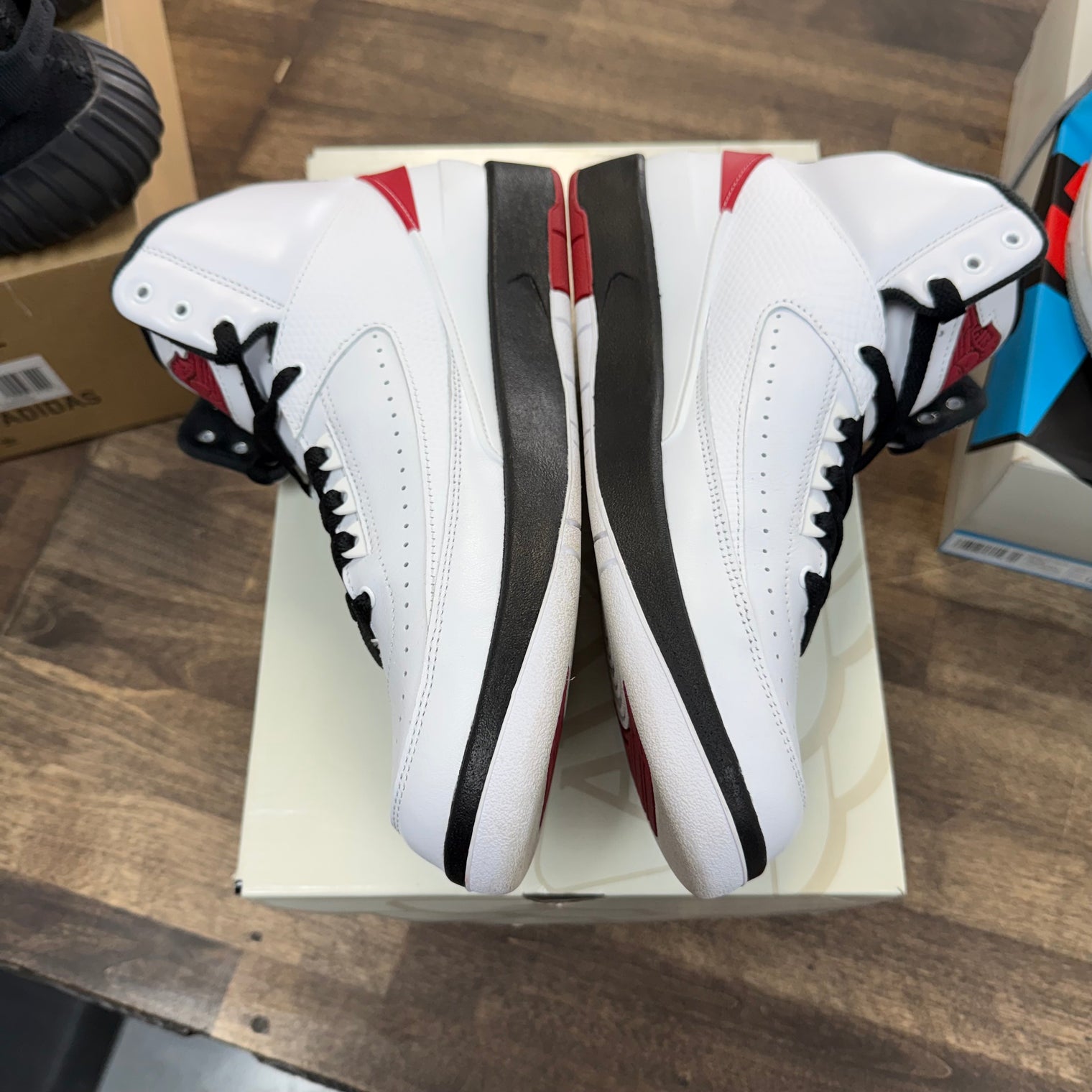 Chicago Jordan 2 Retro OG (2022) (USED)