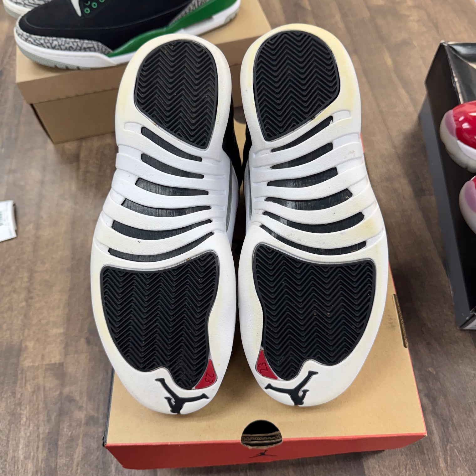 Playoff Jordan 12 (USED)