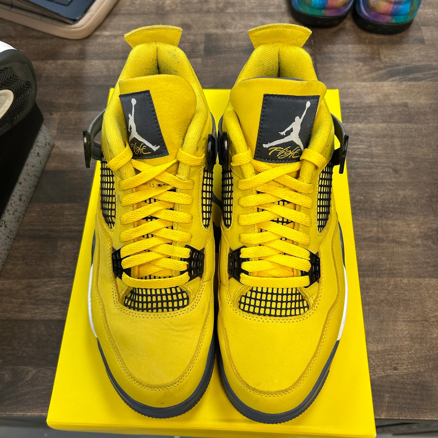 Lightning Jordan 4 Retro (Used)