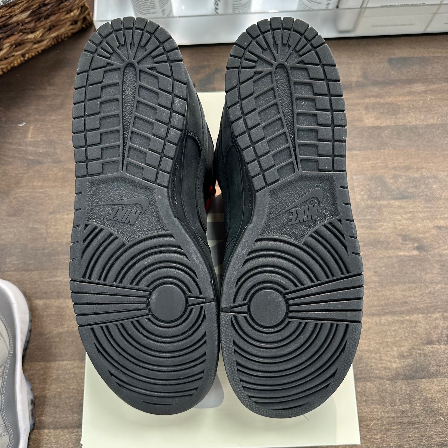 Supreme 94 Black Nike Supreme SB Dunk Low (Lightly Worn)