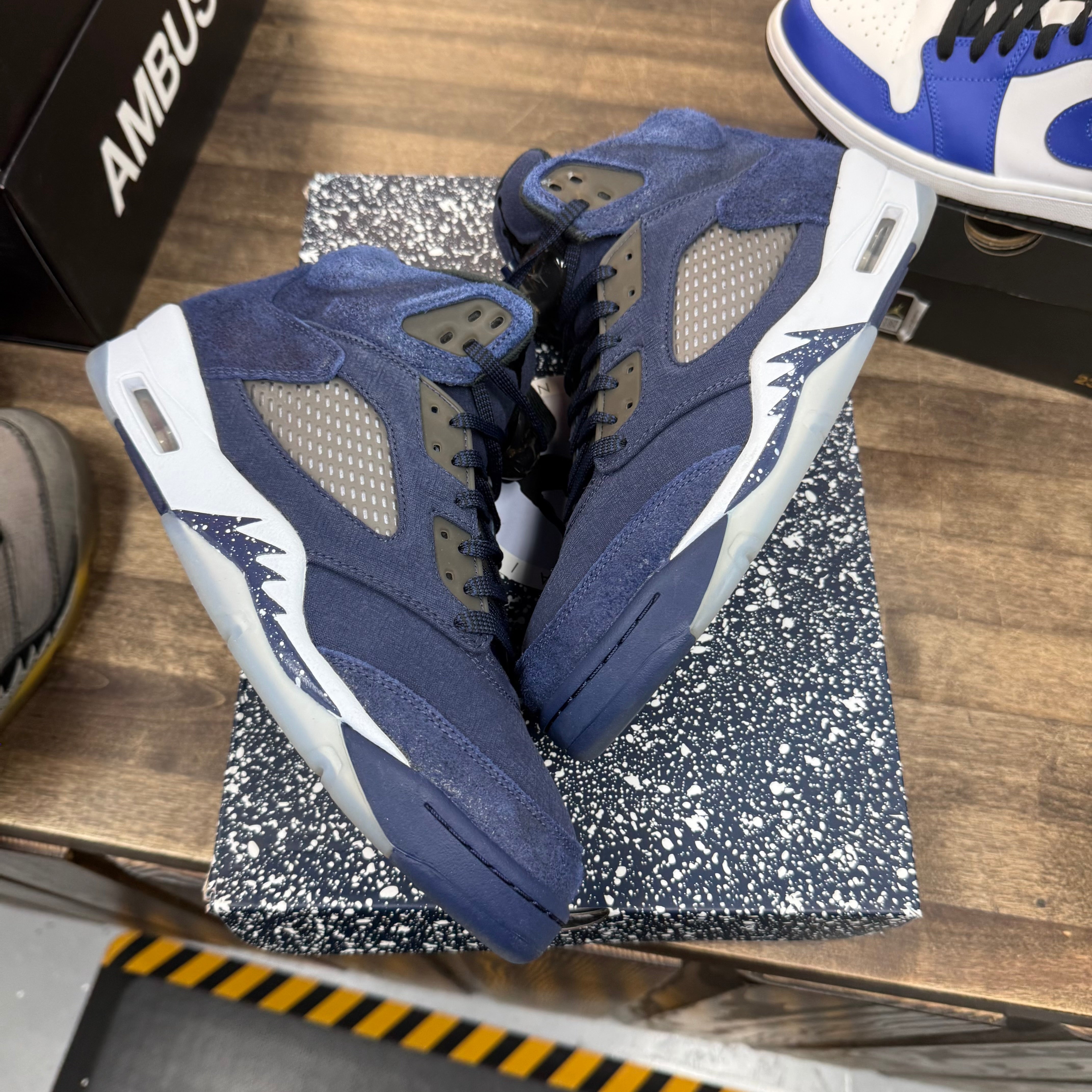 Jordan Midnight Navy Jordan 5 Retro (Lightly Worn) Size 10.5 (Pre-Owned) - Image 1