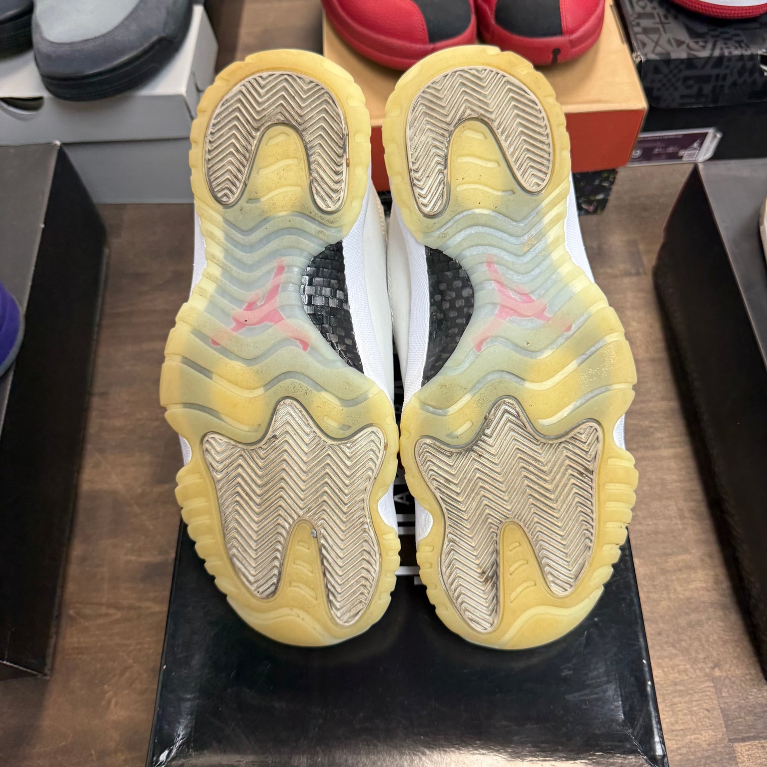 Platinum Tint Jordan 11 Retro (USED)