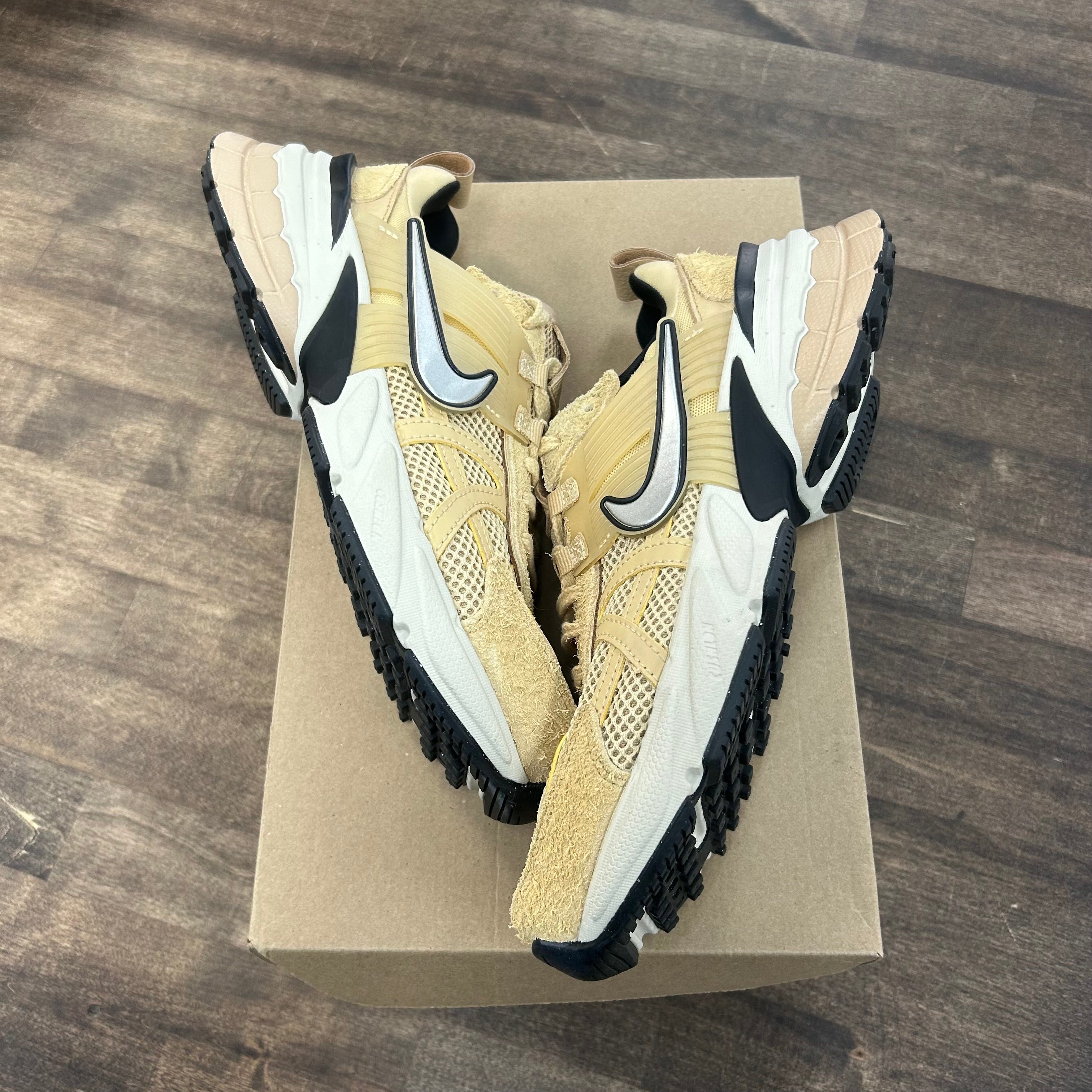 Nike Sesame Nike V2K Run (W) (USED, No Box) Size 8.5 (Pre-Owned) - Image 1