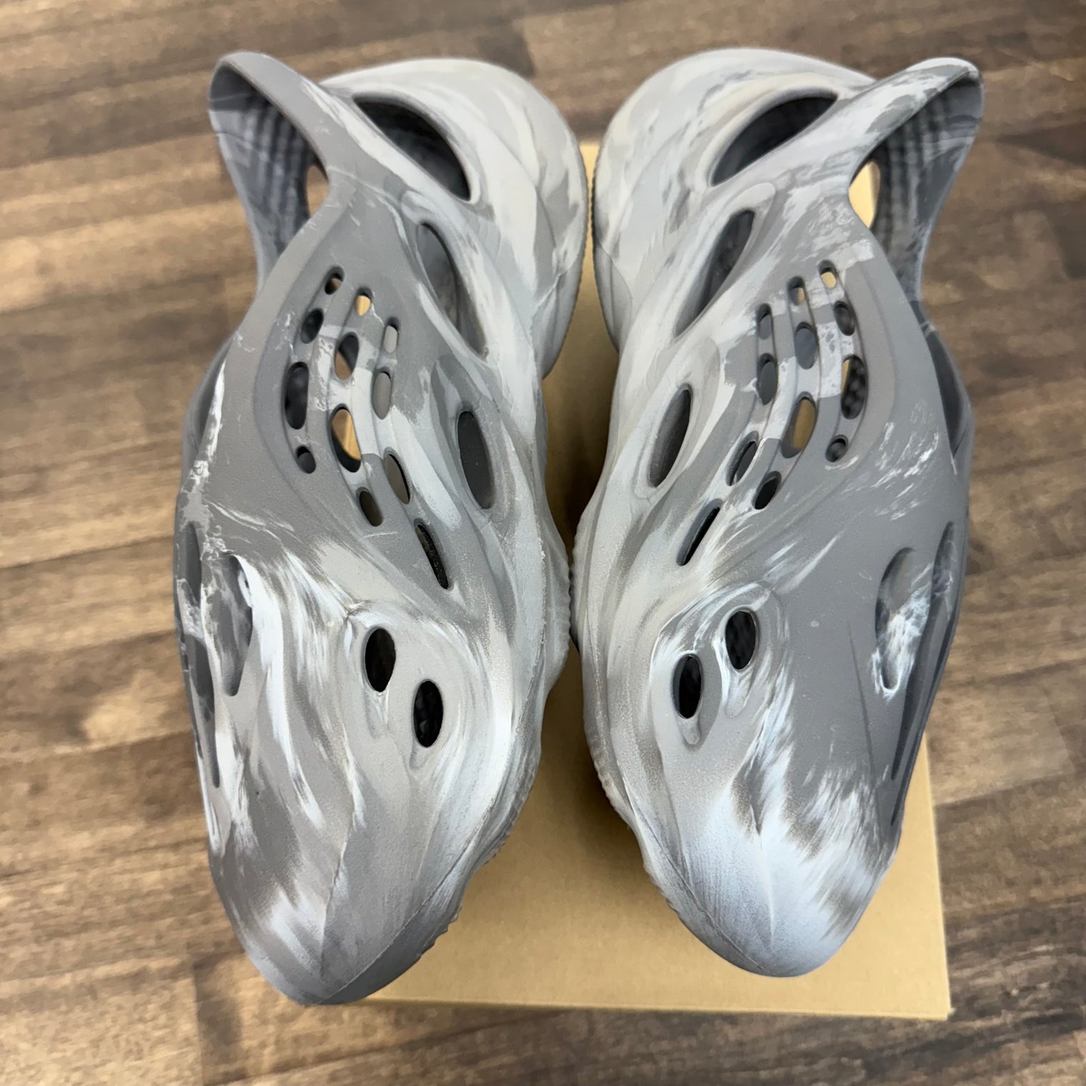 MX Granite Yeezy Foam RNNR (USED)