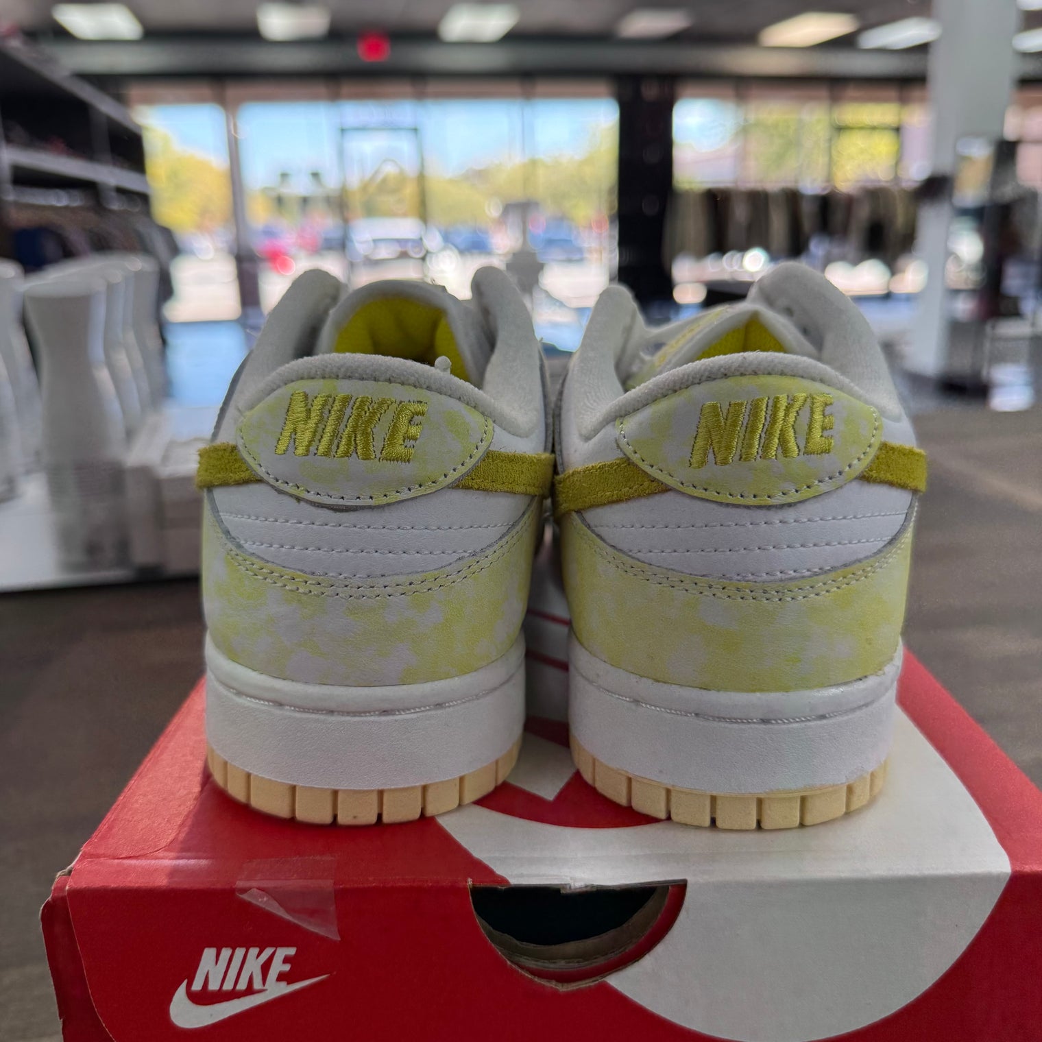 Yellow Strike Nike Dunk Low (W) (USED)