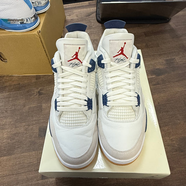 Navy SB Jordan 4 (USED)