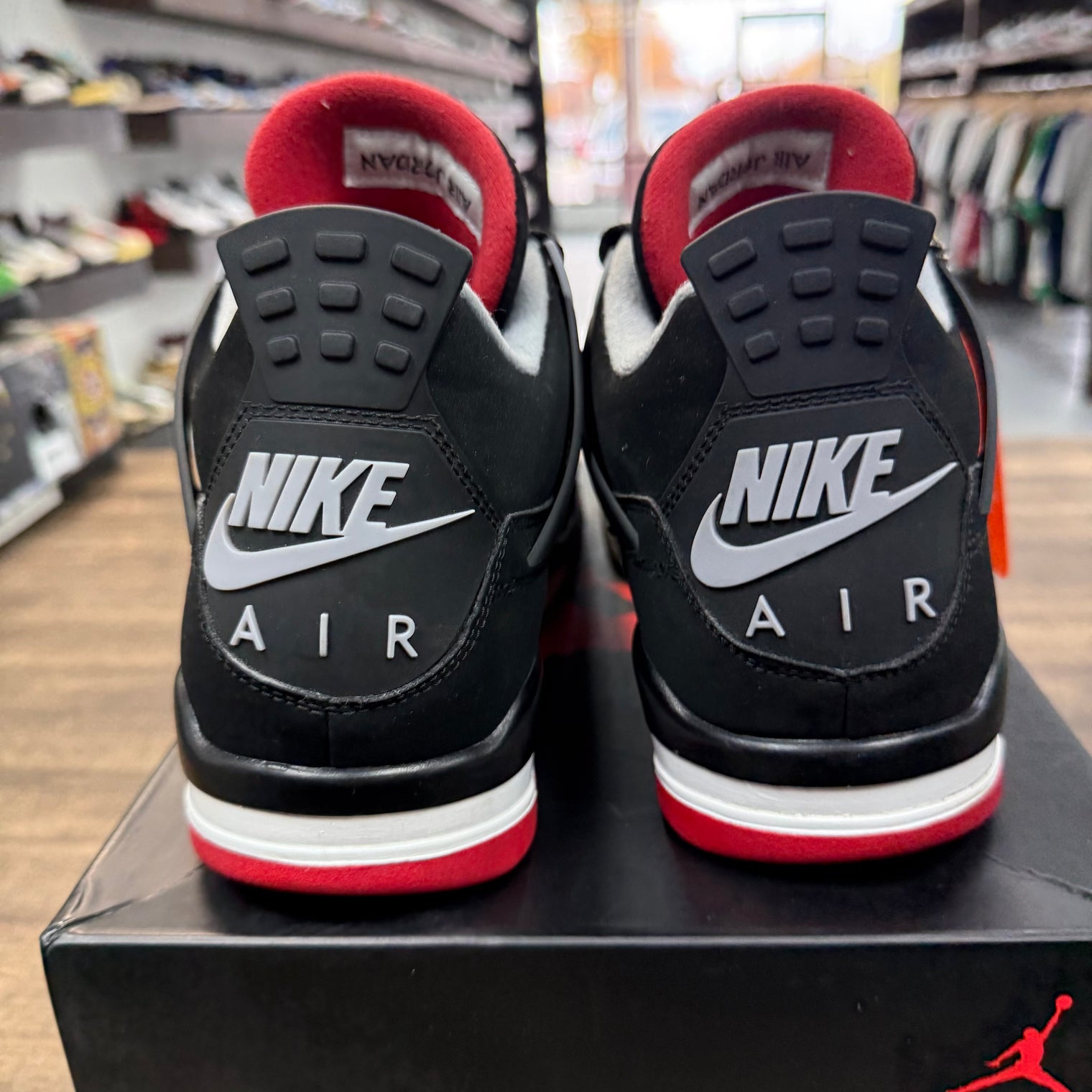 Bred Jordan 4 2019 (USED)