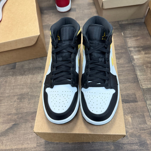 White Pollen Black Jordan 1 Mid (USED, No Box)