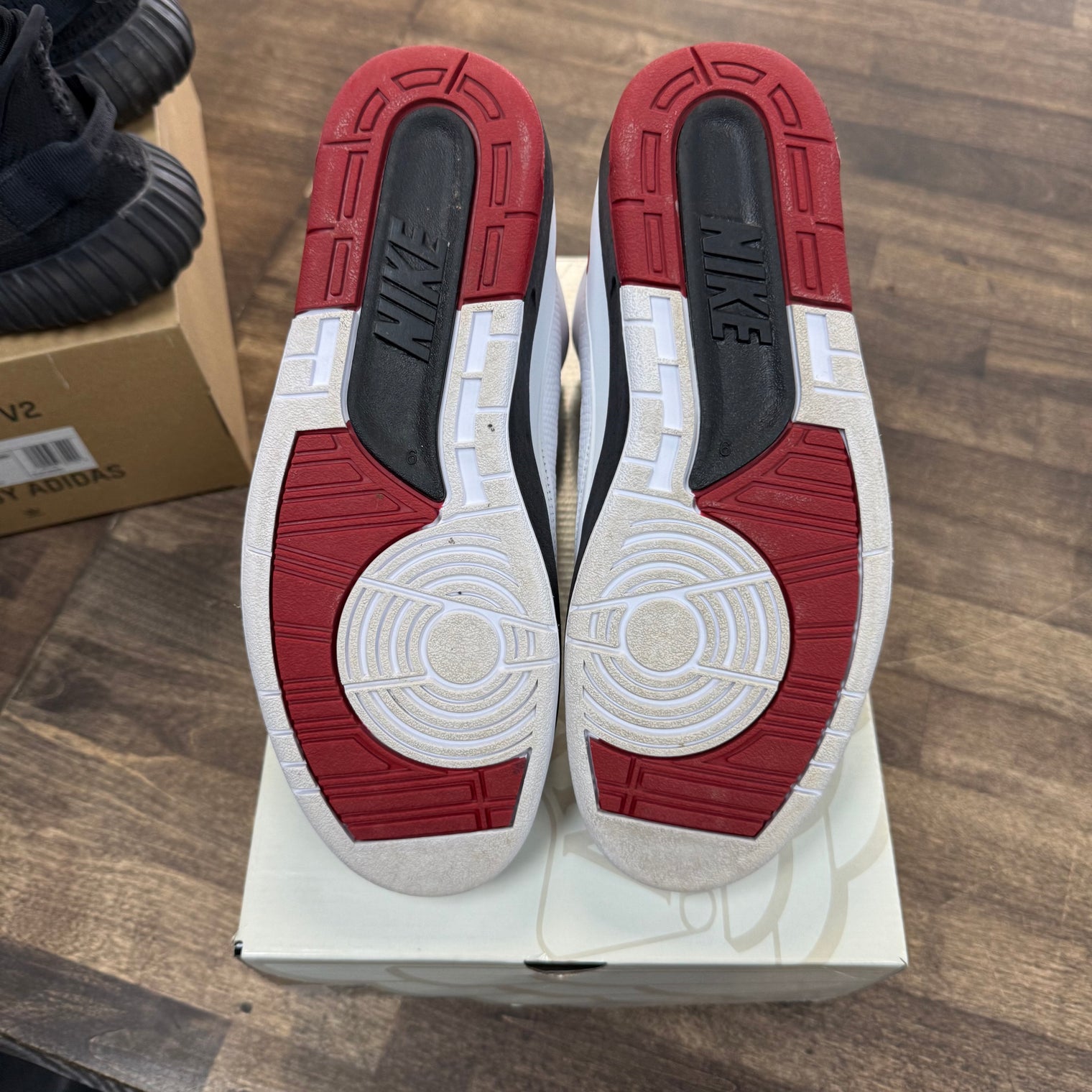 Chicago Jordan 2 Retro OG (2022) (USED)