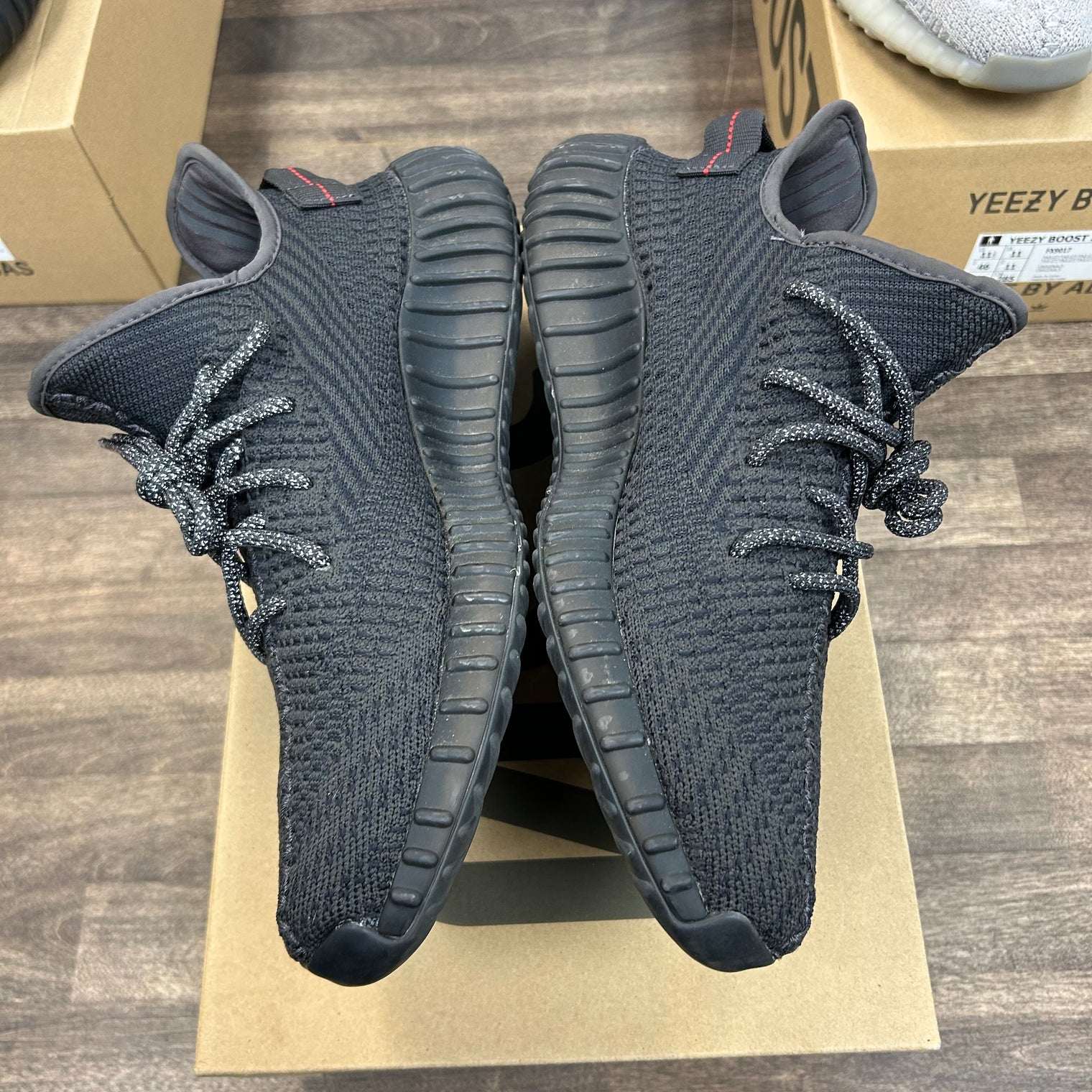 Black Static Yeezy 350 (USED)