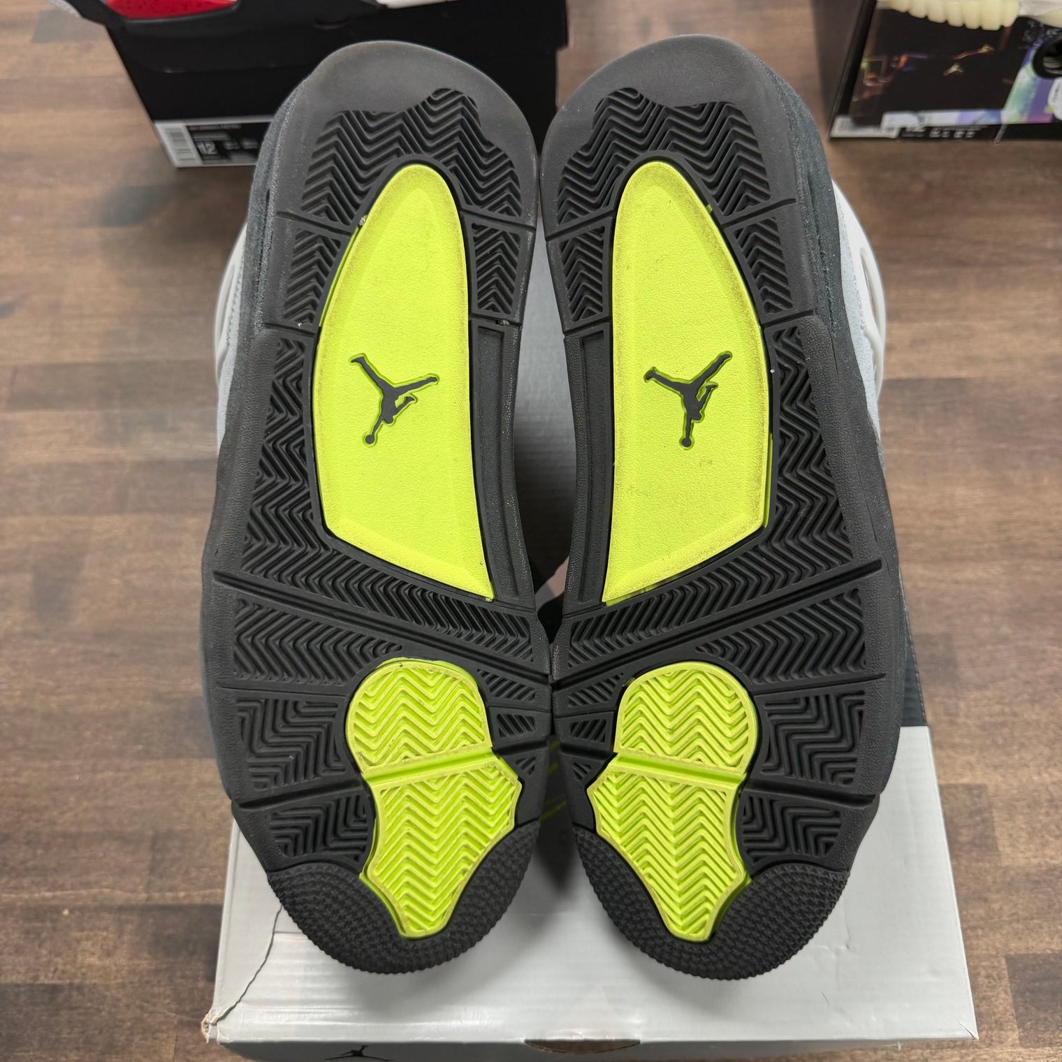 Neon 95 Jordan 4 Retro (USED)