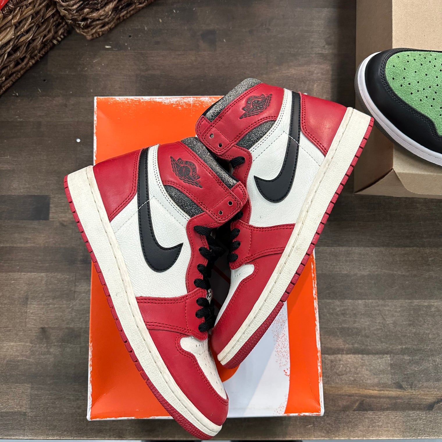 Chicago Lost and Found Jordan 1 High OG (USED)