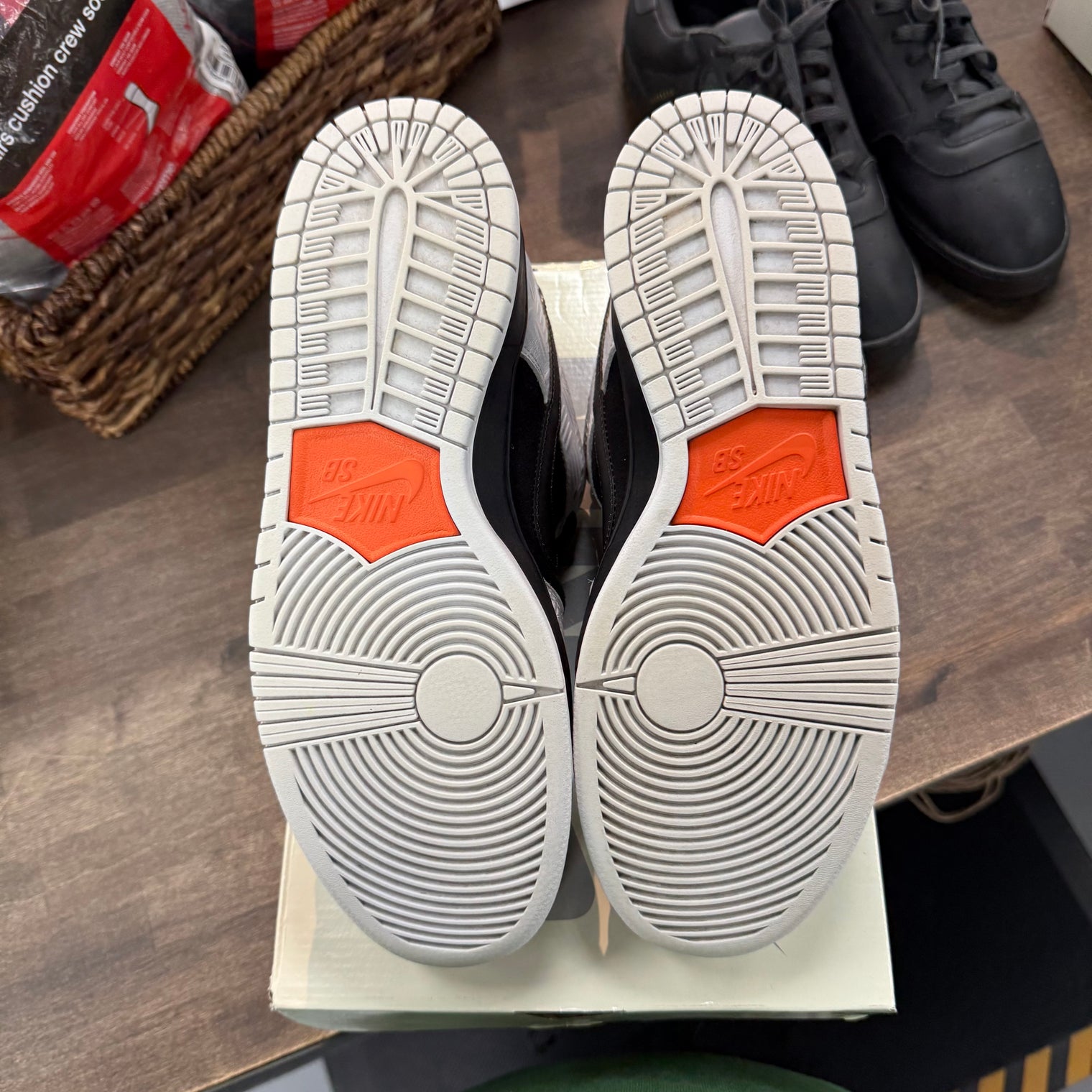 Tightbooth SB Dunk Low (USED)