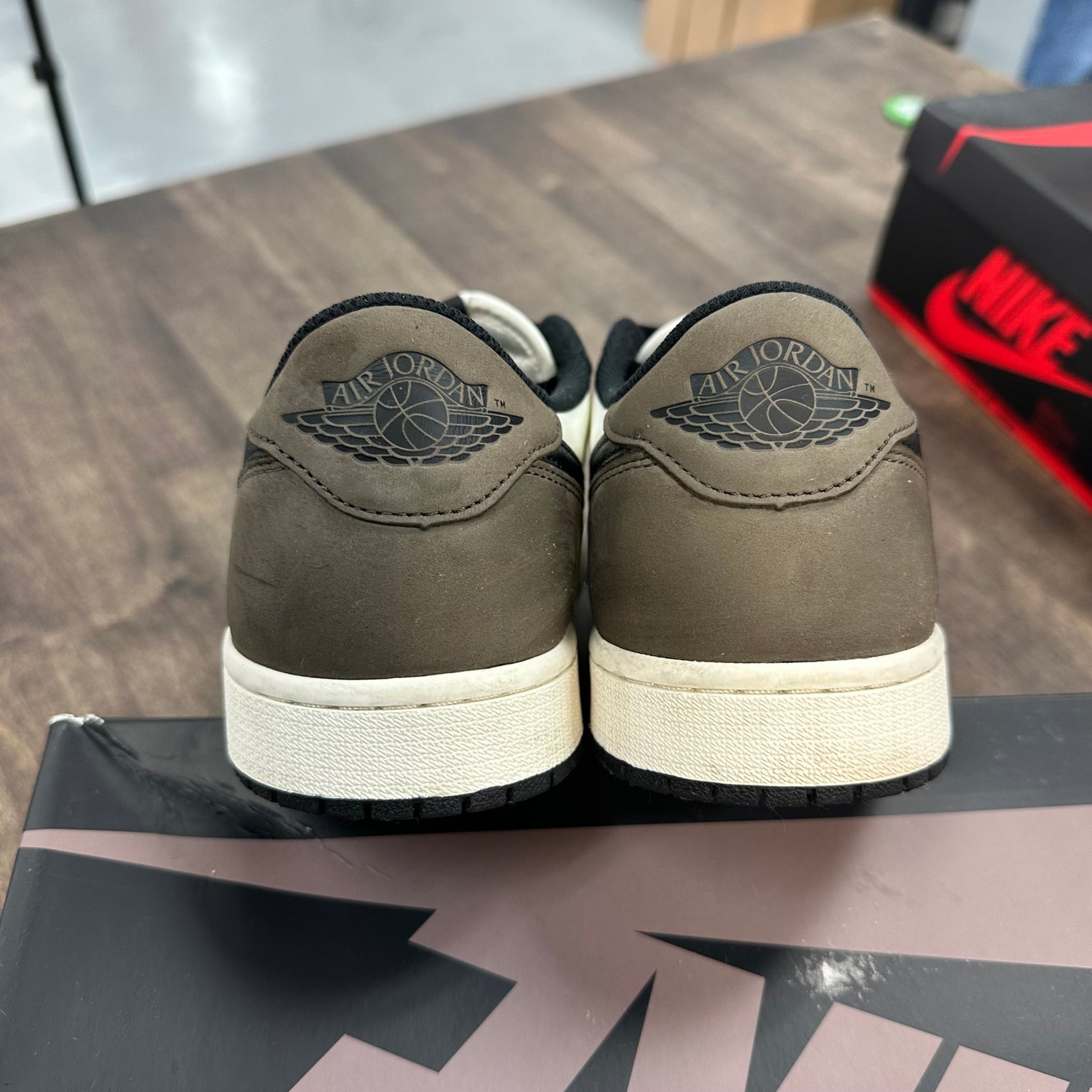 Jordan 1 Low OG Mocha (USED)