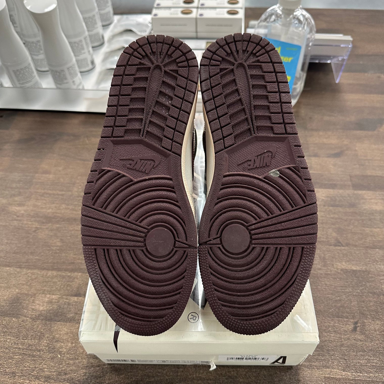 A Ma Maniere Jordan 1 High OG (USED)