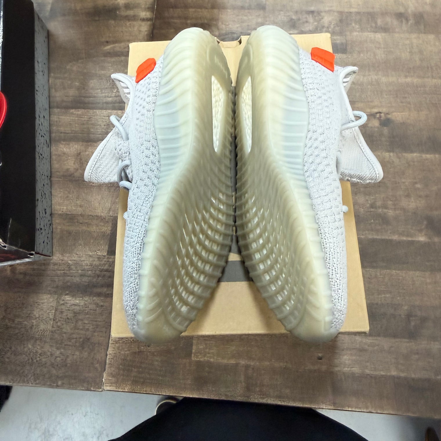 adidas Yeezy Boost 350 V2 Tail Light (US 8.5) (Lightly Worn)