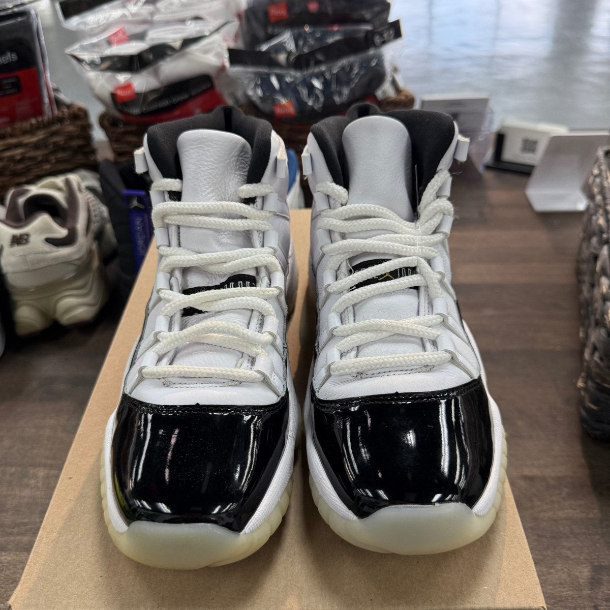 Jordan 11 Retro DMP Gratitude (2023) (GS) Size 7Y (Pre-Owned) - Image 3