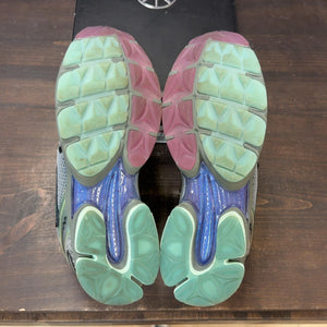 Saucony ProGrid Triumph 4 Winter Solstice Holographic Size 8.5 (Pre-Owned) - aux
