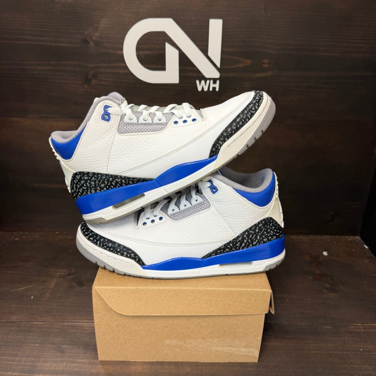 Jordan 3 Retro Racer Blue Size 9.5 (Pre-Owned) - Image 1