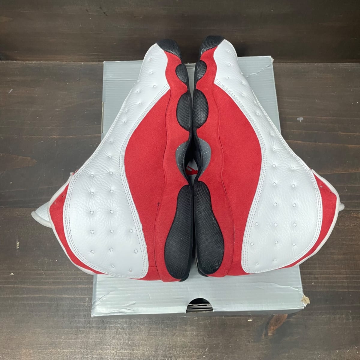 Jordan 13 Retro OG Chicago (2017) Size 10 (Pre-Owned) - aux