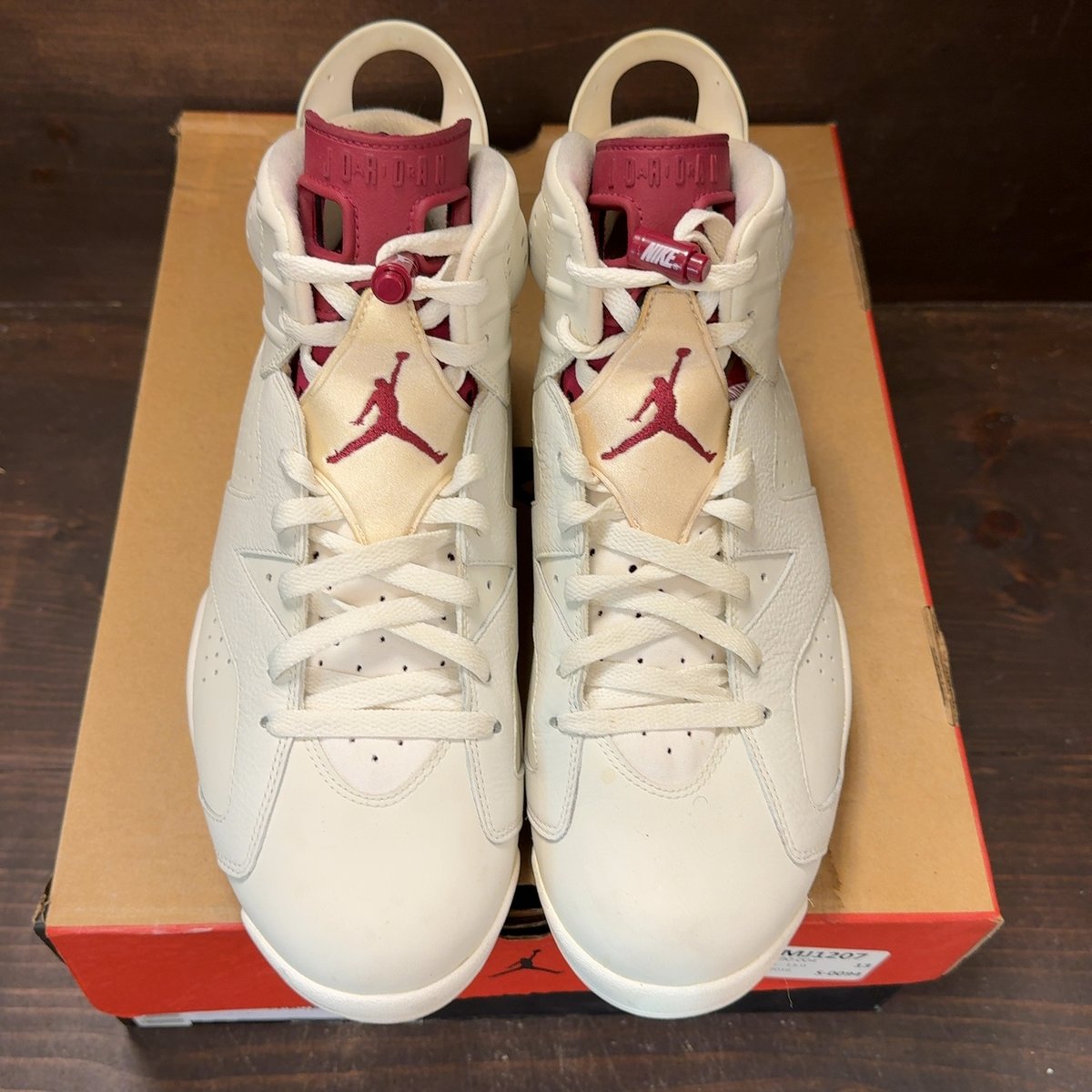 Jordan 6 Retro Maroon (2015) Size 12 (Pre-Owned) - tag